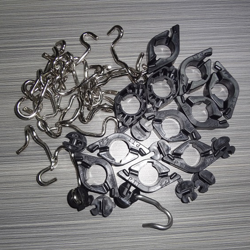 Plastic wire clamp