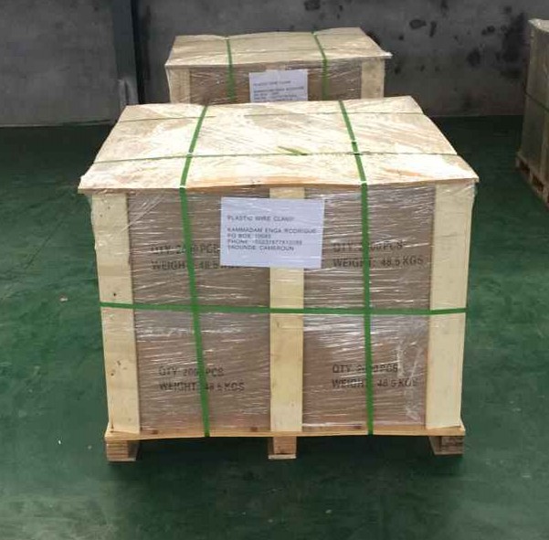Plastic wire clamp packing